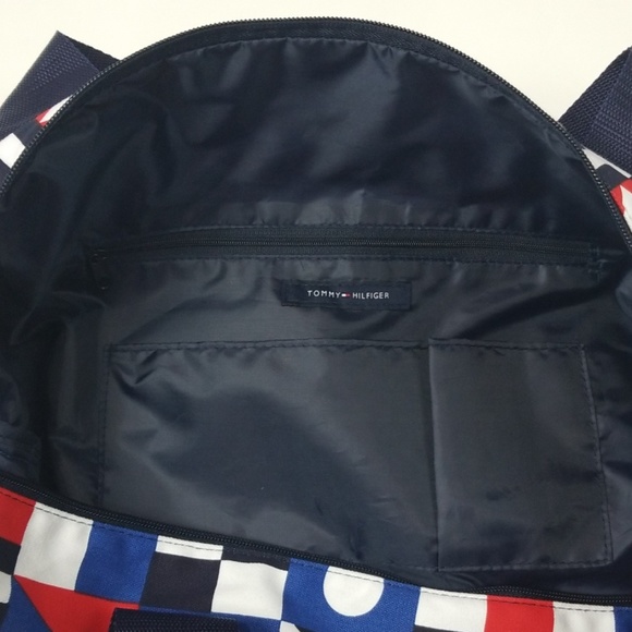Tommy Hilfiger Duffle Bag - Picture 7 of 7